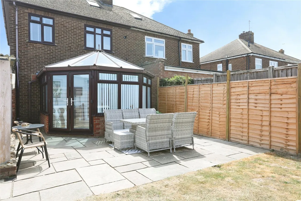 Park Road, Sheerness, ME12, photo 16