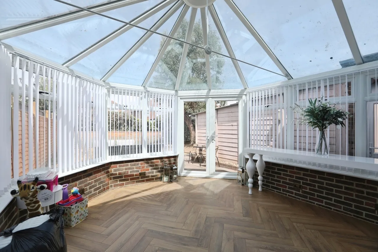 Park Road, Sheerness, ME12, photo 23