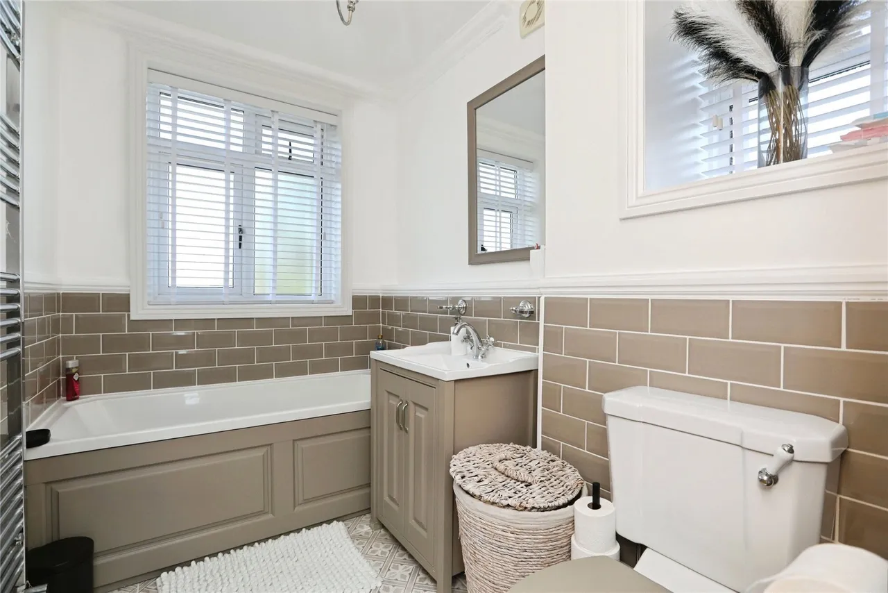 Park Road, Sheerness, ME12, photo 13