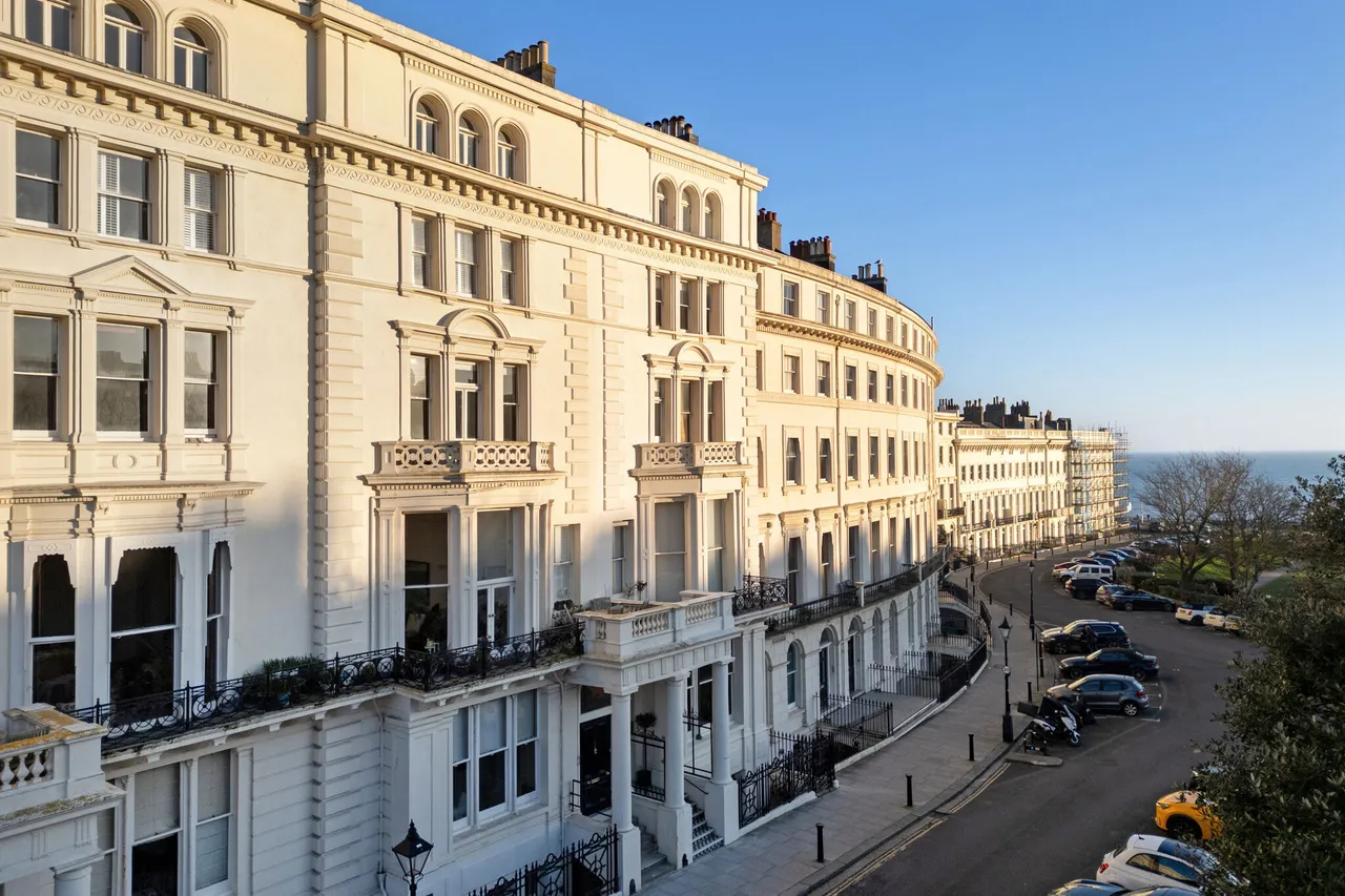 4 bed flat for sale — Palmeira Square, Hove, BN3