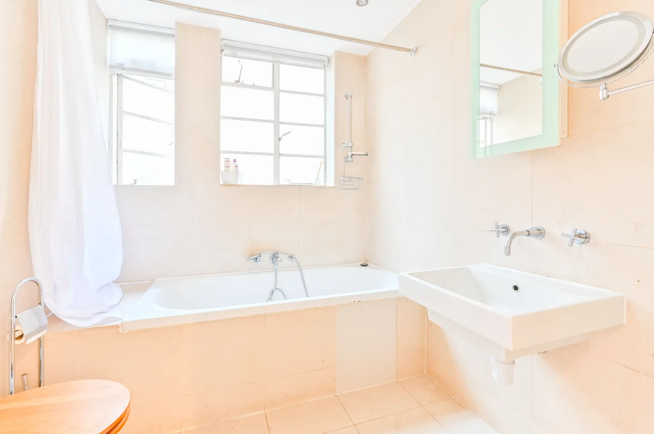 Flat 60, 15 Portman Square, London, photo 5