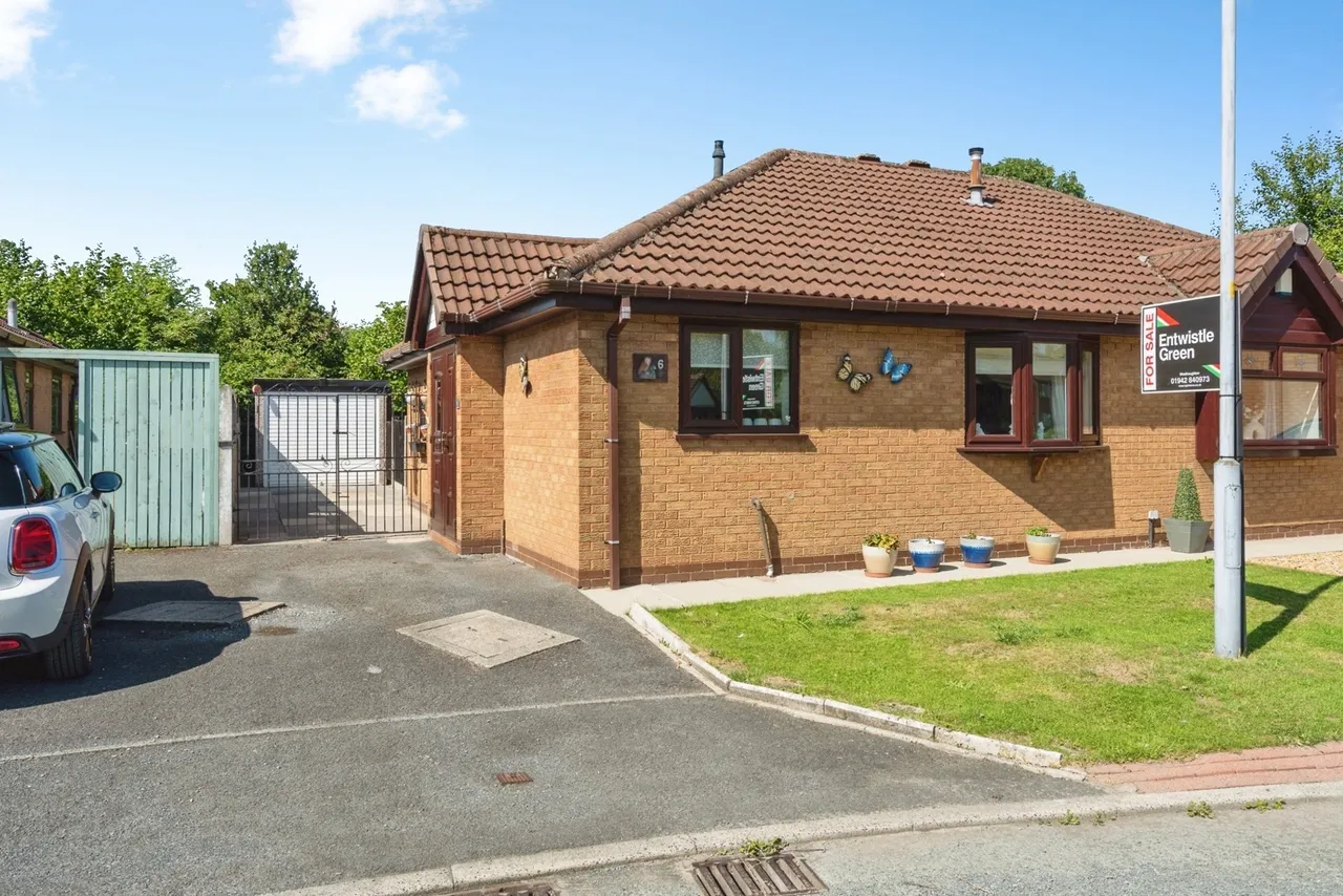 2 bed house for sale, Charlock Avenue, Westhoughton, BL5