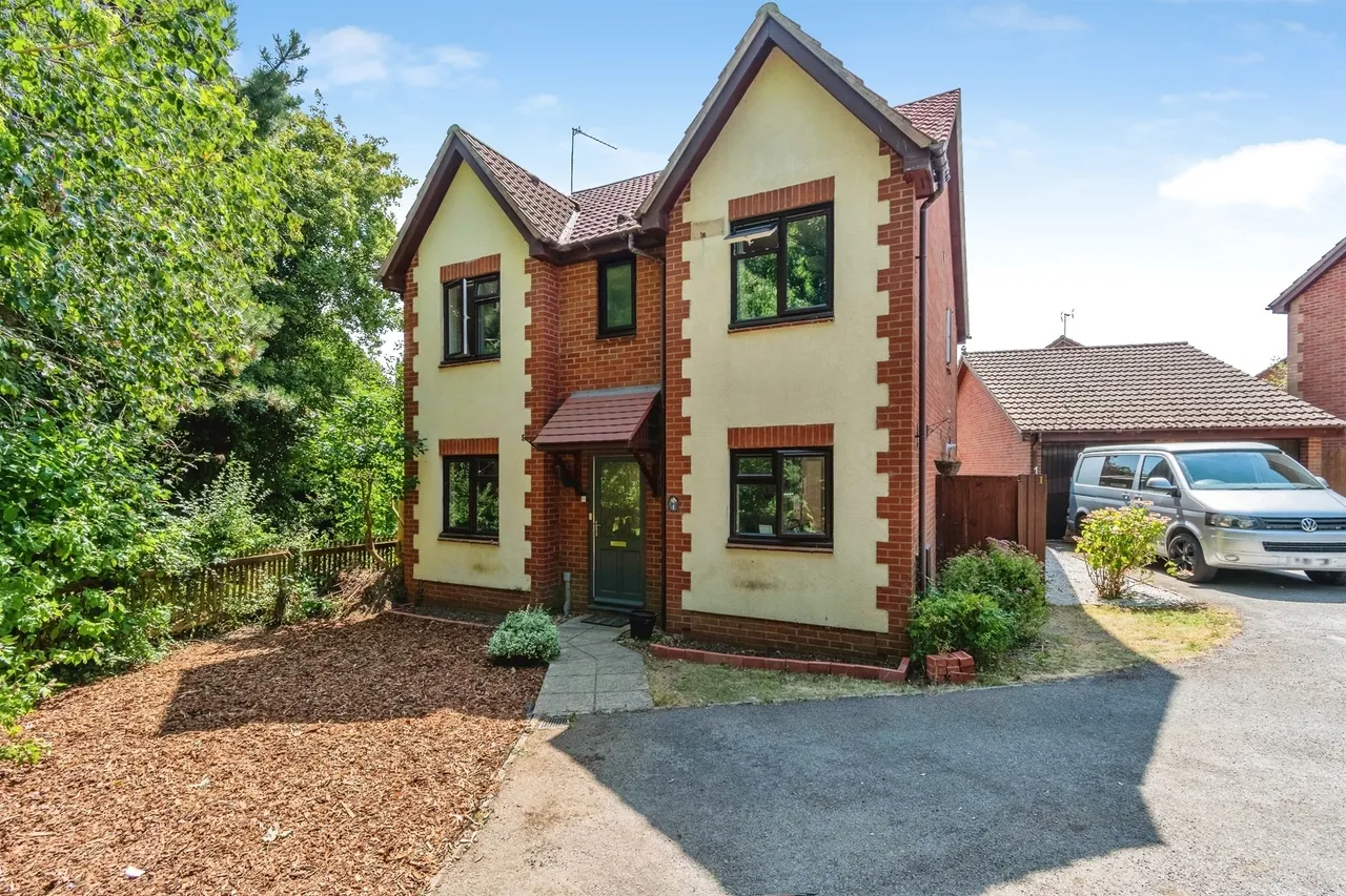 4 bed house for sale — Stainers Way, Chippenham