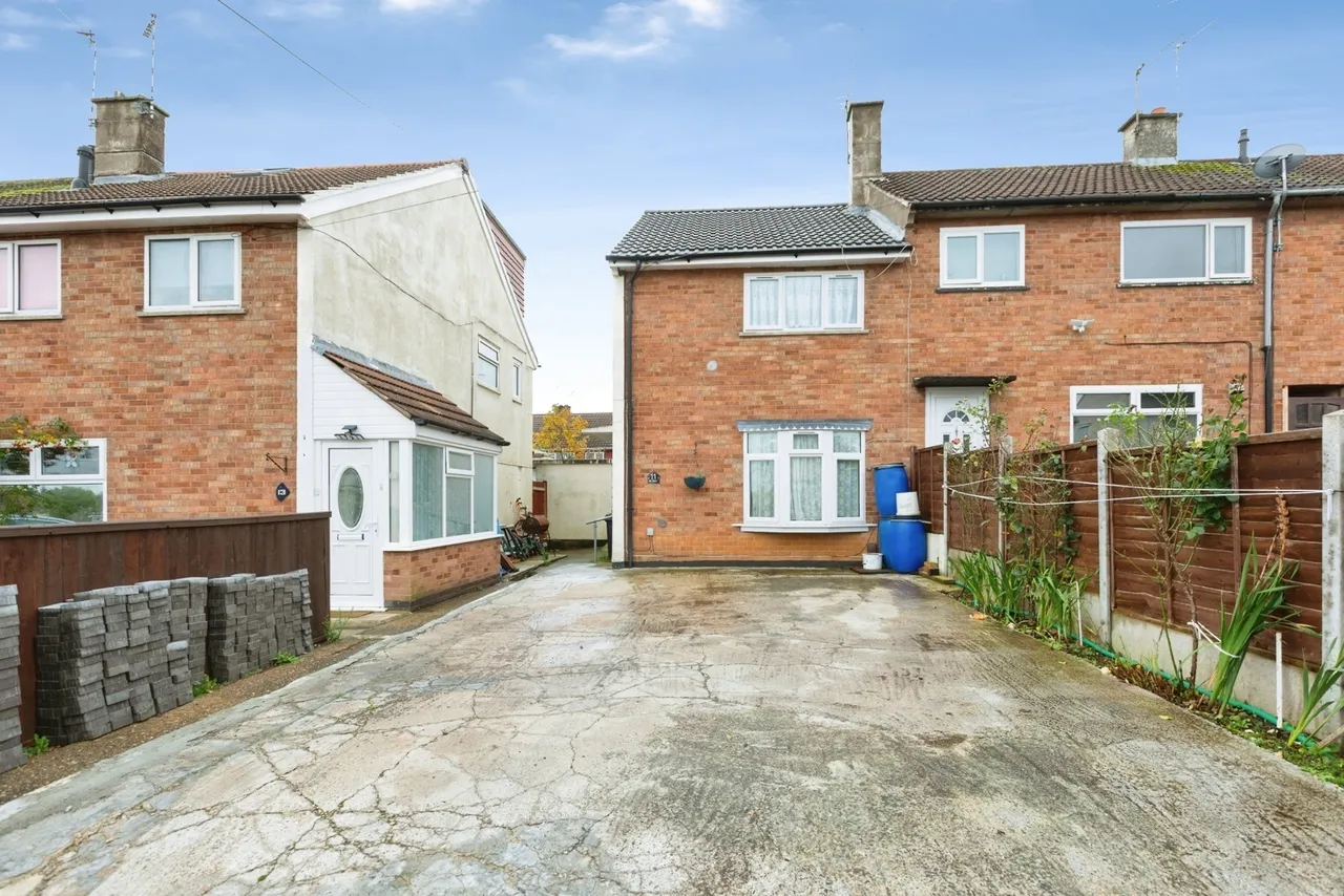 2 bed house for sale, Roborough Green, Leicester, LE5