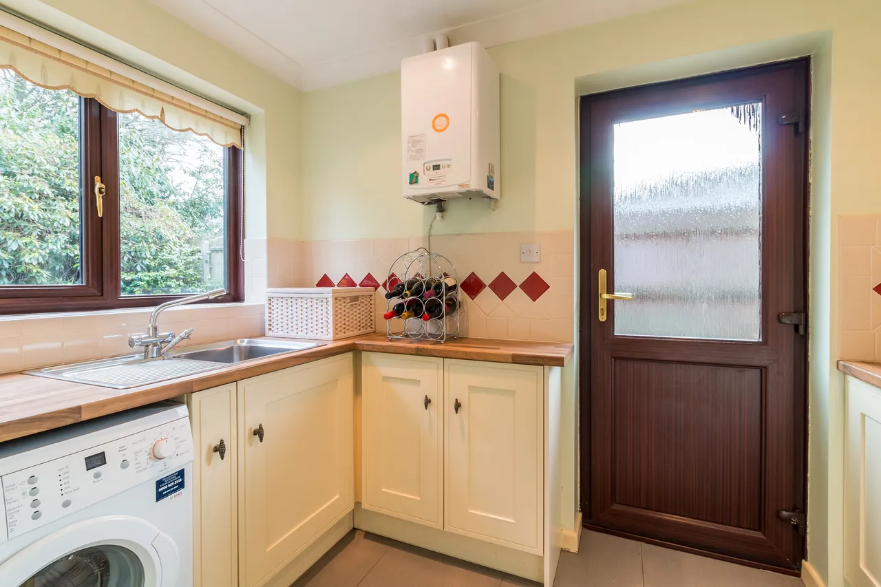 29 Fernwood Close, St Ives, Ringwood, BH24 2NQ, photo 6