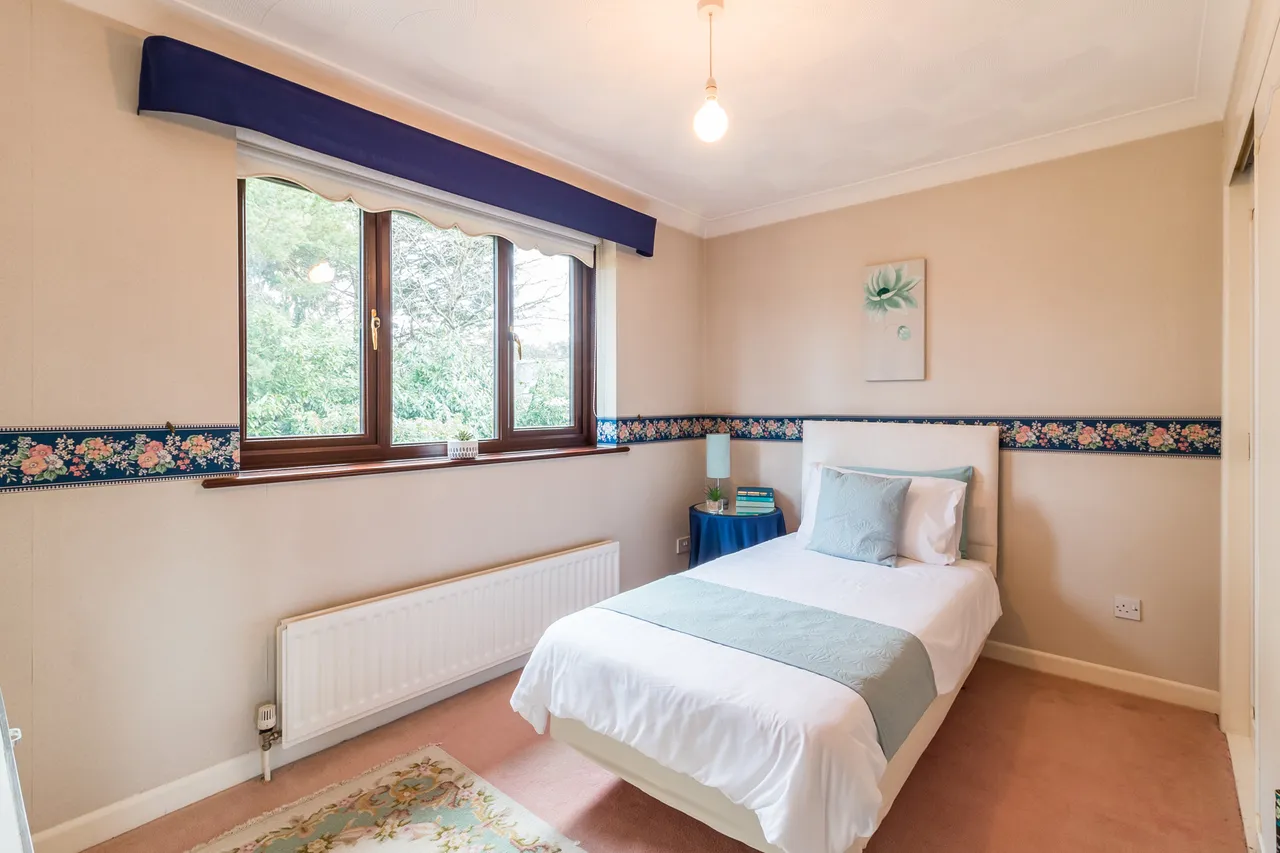 29 Fernwood Close, St Ives, Ringwood, BH24 2NQ, photo 15