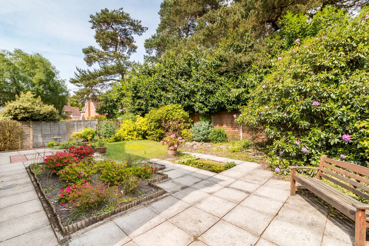 29 Fernwood Close, St Ives, Ringwood, BH24 2NQ, photo 3