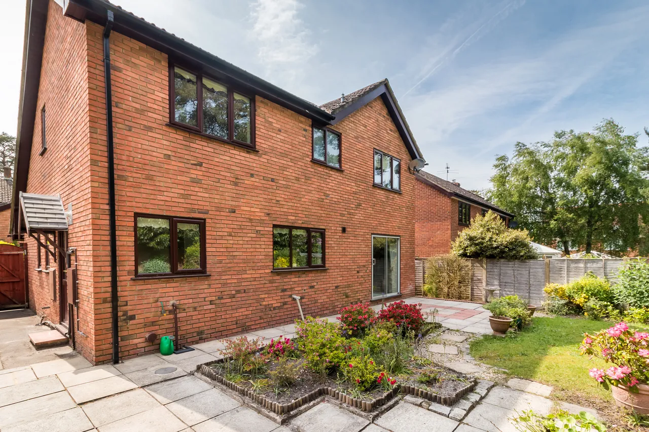 29 Fernwood Close, St Ives, Ringwood, BH24 2NQ, photo 19