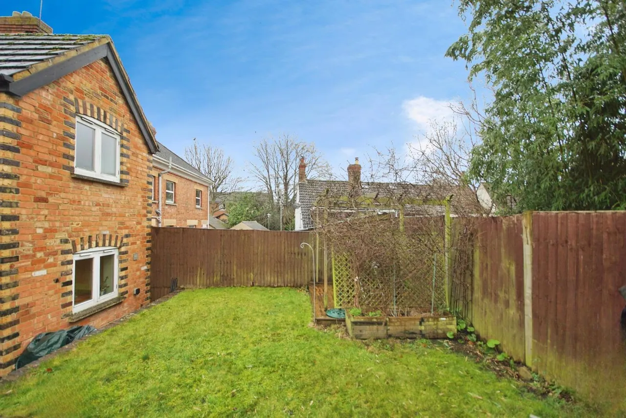 Chapel Street, Dursley, GL11, photo 12