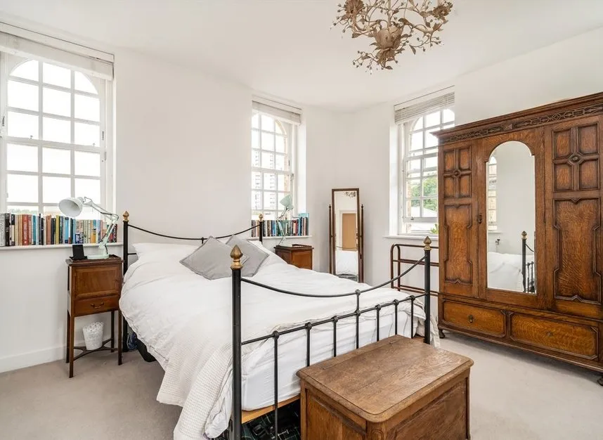 Richard Tress Way, Bow, E3, photo 2