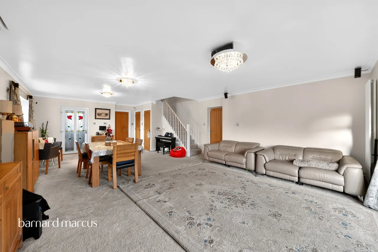 Hereford Road, Feltham, TW13, photo 2
