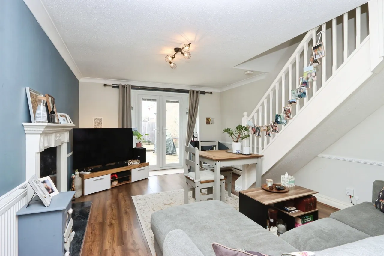 Middle Ox Gardens, Halfway, Sheffield, S20, photo 2