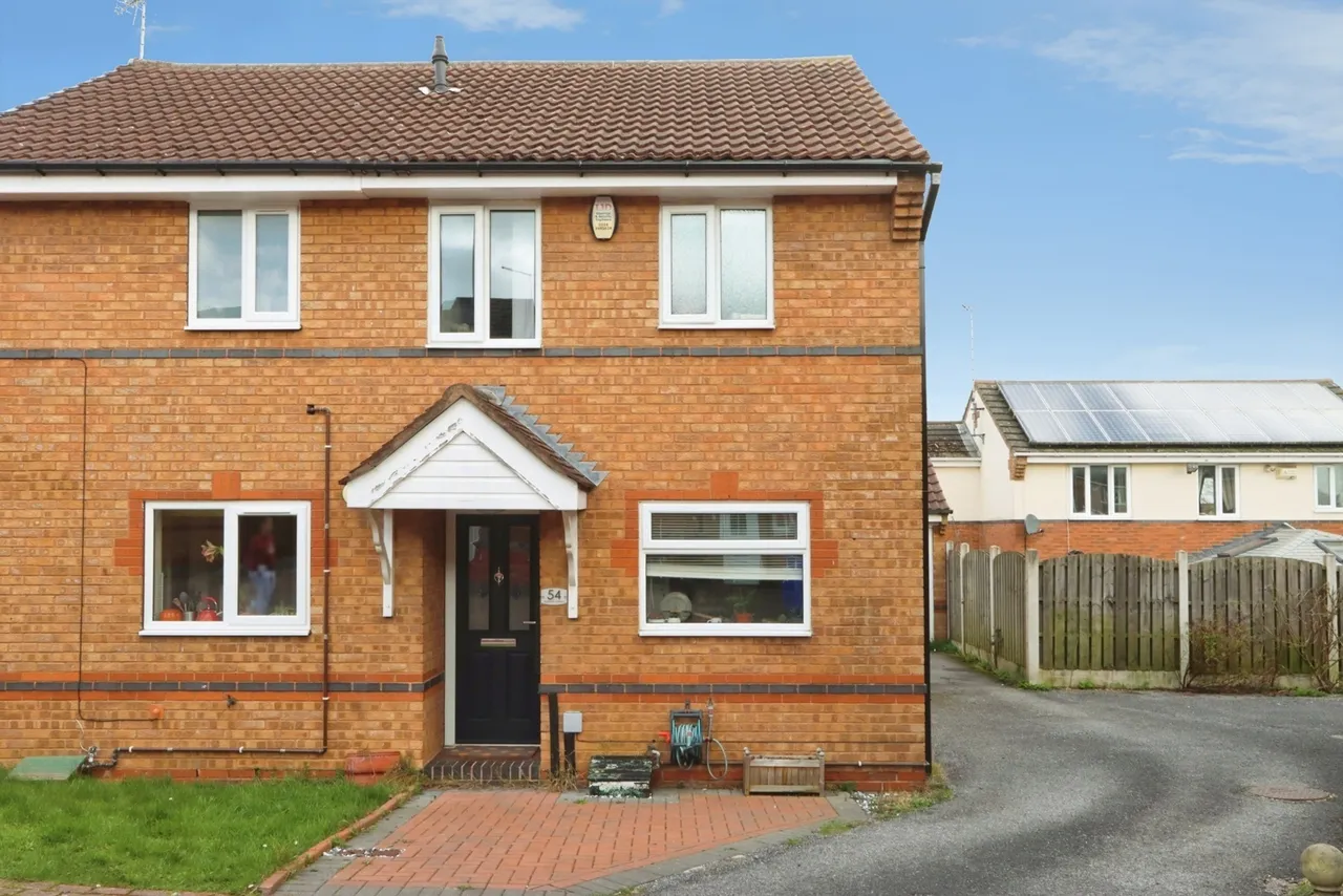 Middle Ox Gardens, Halfway, Sheffield, S20, photo 9