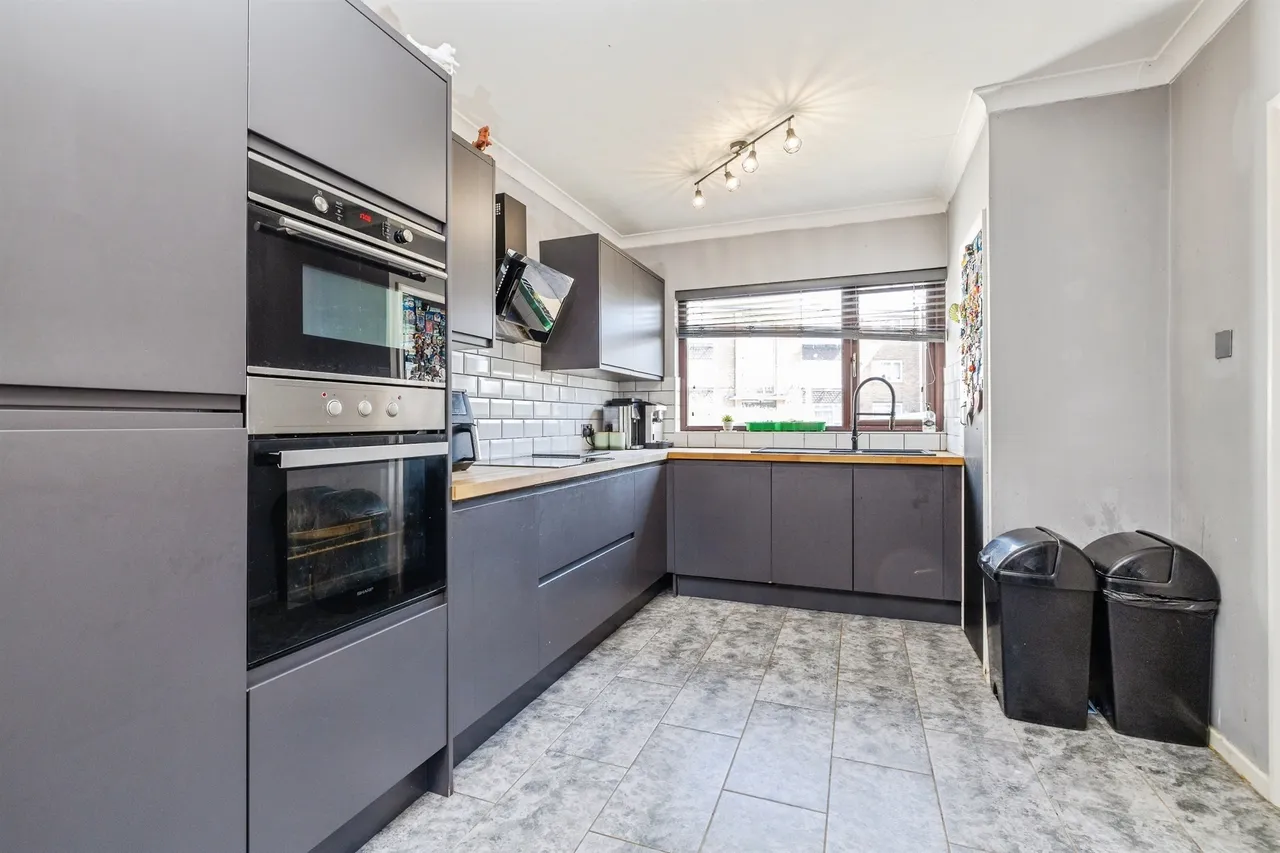 3 bed house for sale — Hutson Drive, North Hykeham, Lincoln