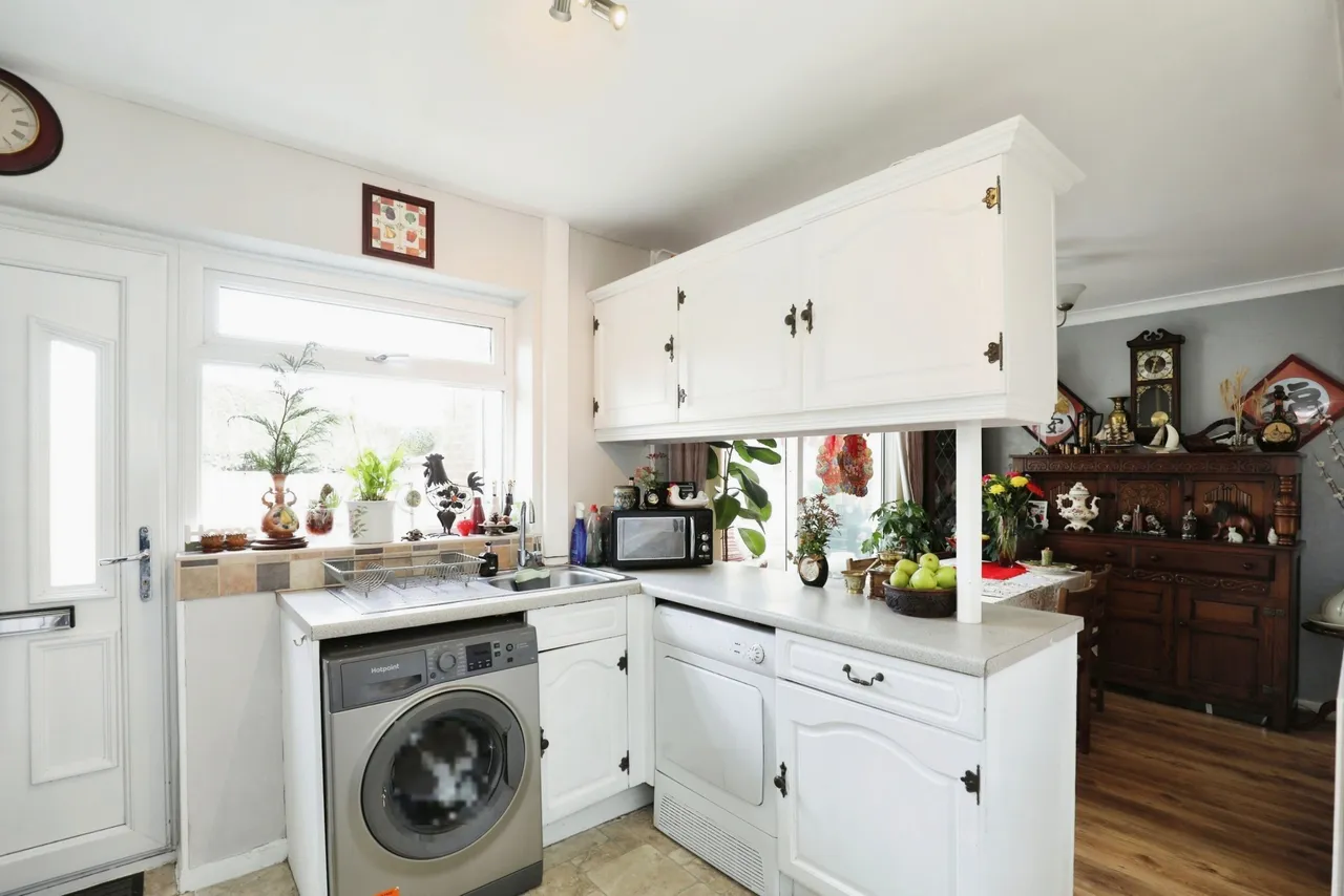 Beverley Crescent, Forsbrook, ST11, photo 3