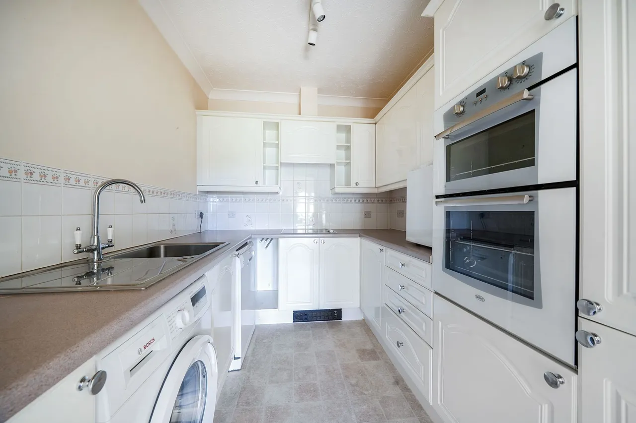 King George Avenue, Petersfield, GU32, photo 4