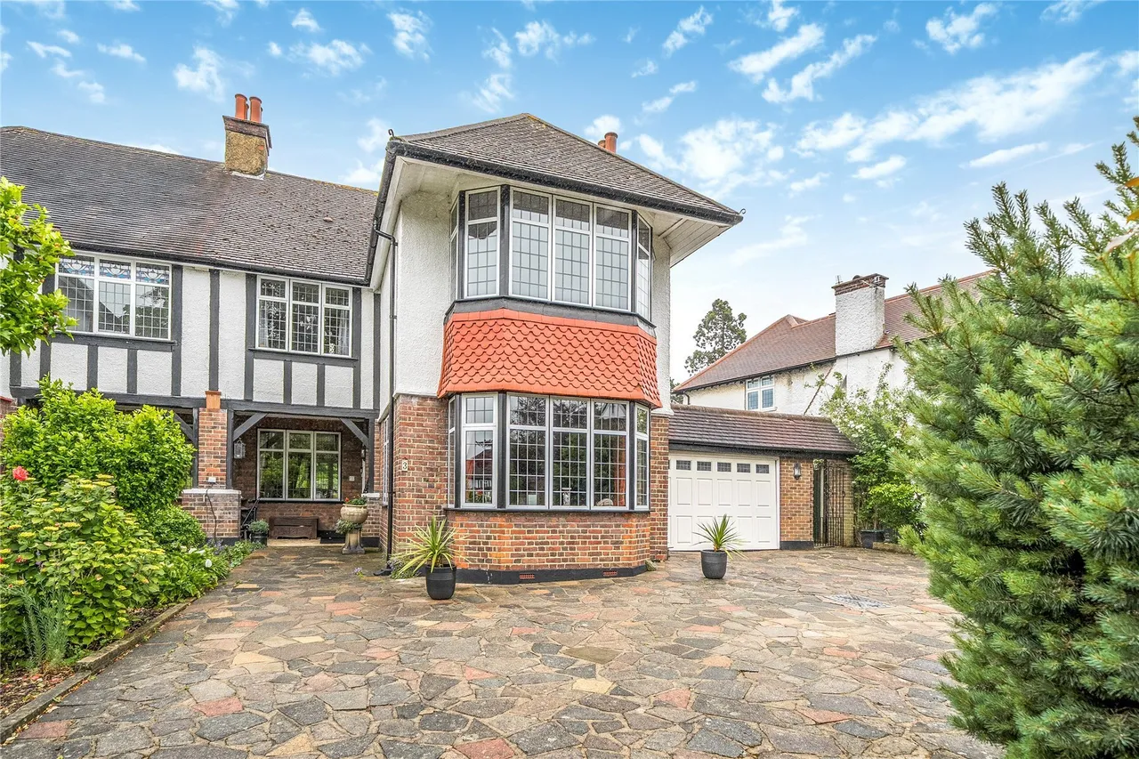 4 bed property for sale — Park Avenue, West Wickham, BR4