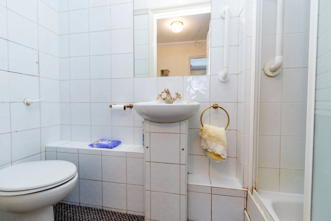 Edgware Way, Eaton Court, HA8, photo 6