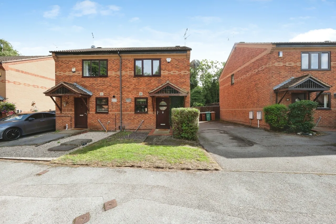 2 bed house for sale, Newcastle Farm Drive, NG8