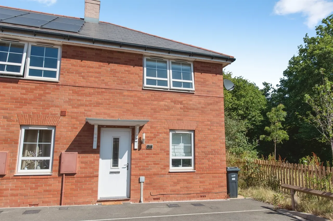 2 bed house for sale — Finch Close, Alphington, Exeter