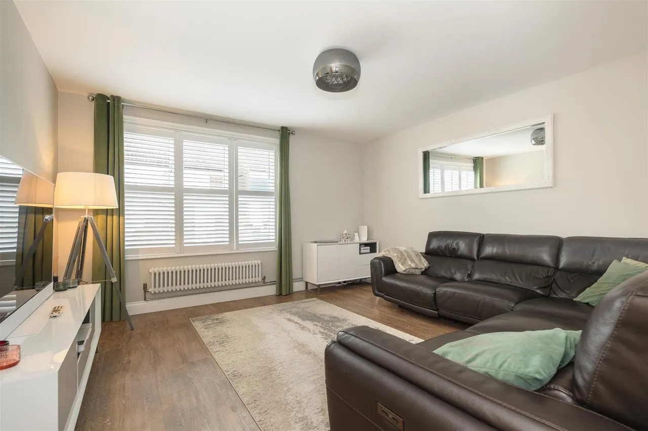Barrington Road, Horsham, RH13, photo 8