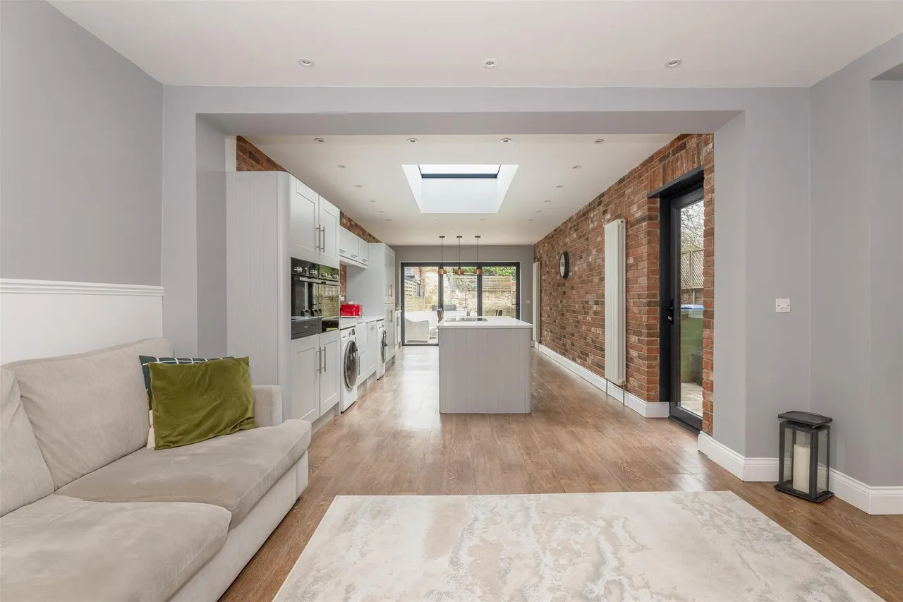 Barrington Road, Horsham, RH13, photo 11