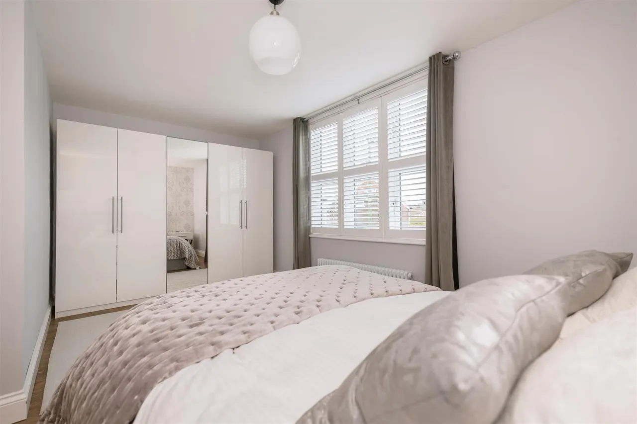 Barrington Road, Horsham, RH13, photo 21