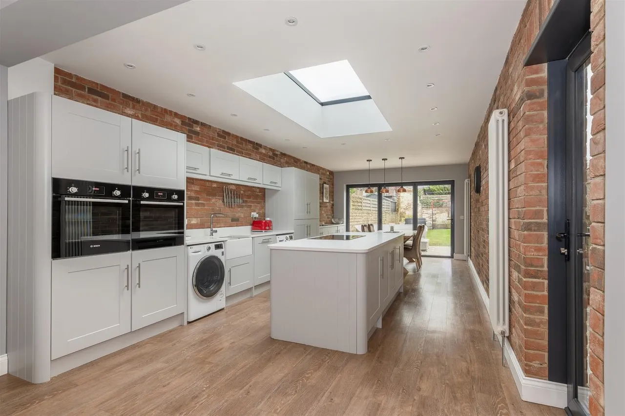 Barrington Road, Horsham, RH13, photo 12