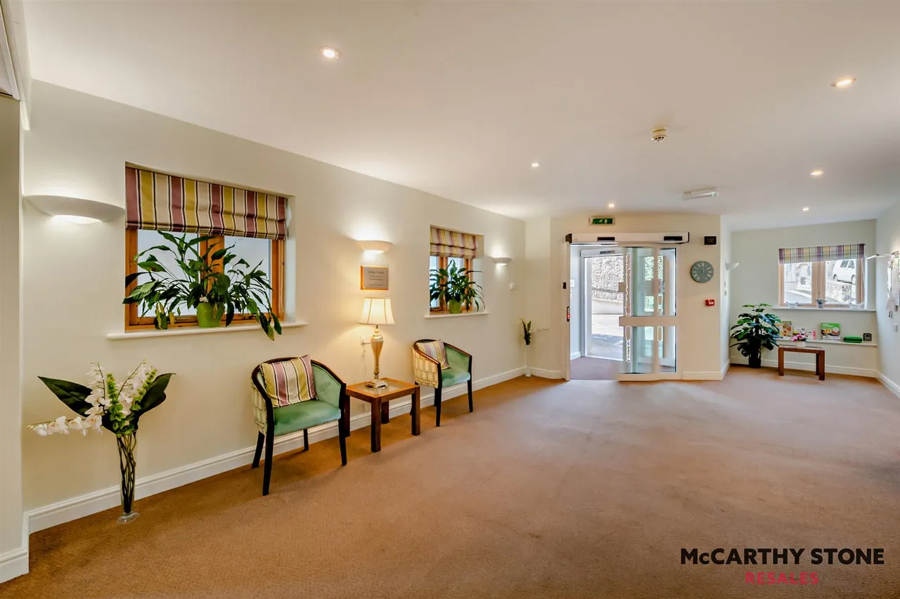 East Street, Newton Abbot, TQ12, photo 13