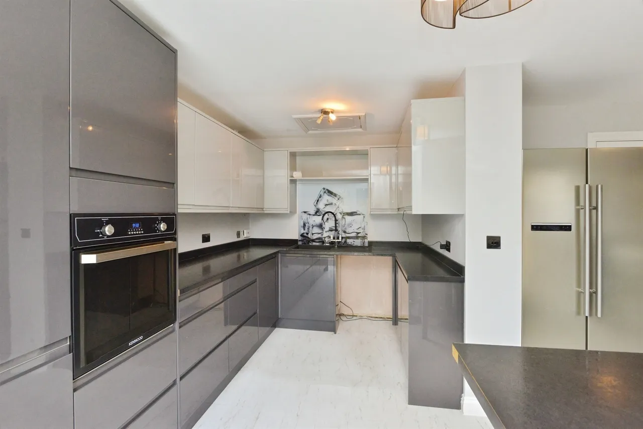 Kingshill Drive, Deanshanger, MK19, photo 9
