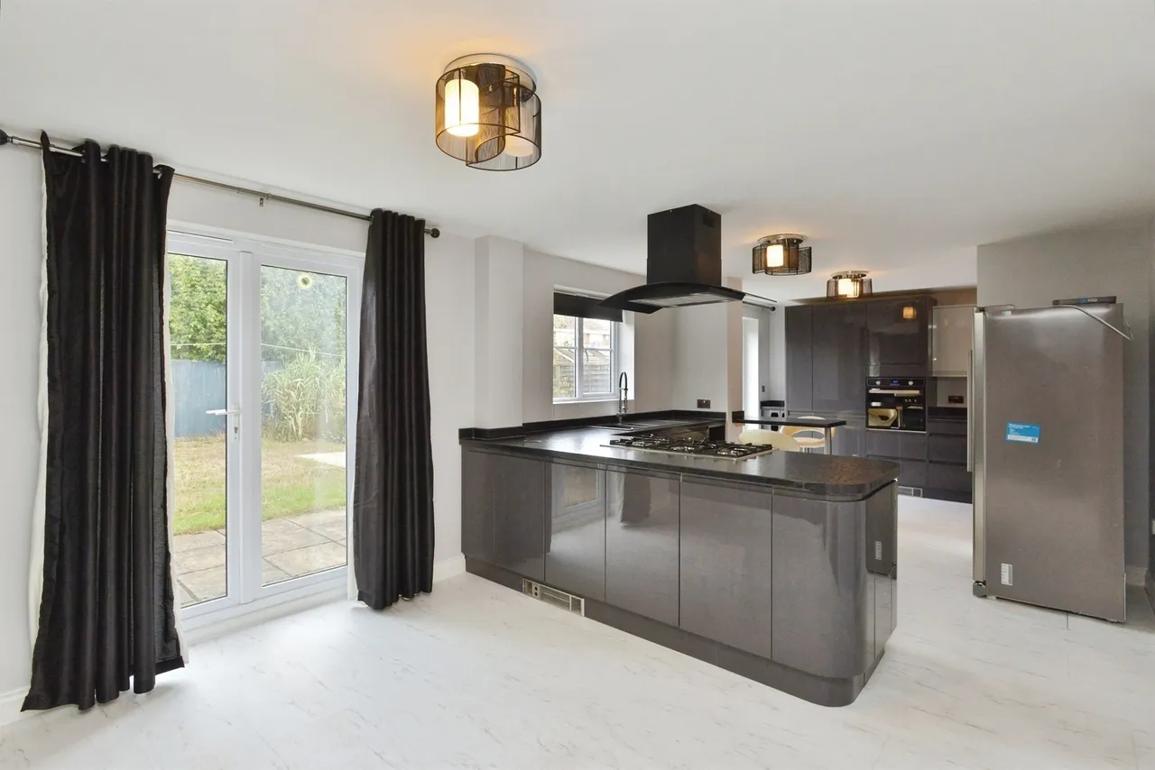 Kingshill Drive, Deanshanger, MK19, photo 3