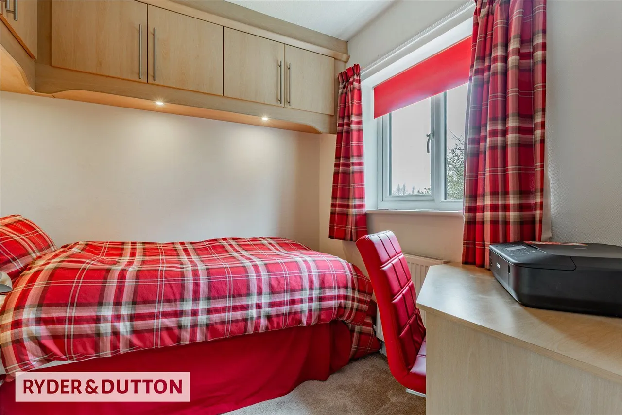 Blackshaw Lane, Royton, OL2, photo 16