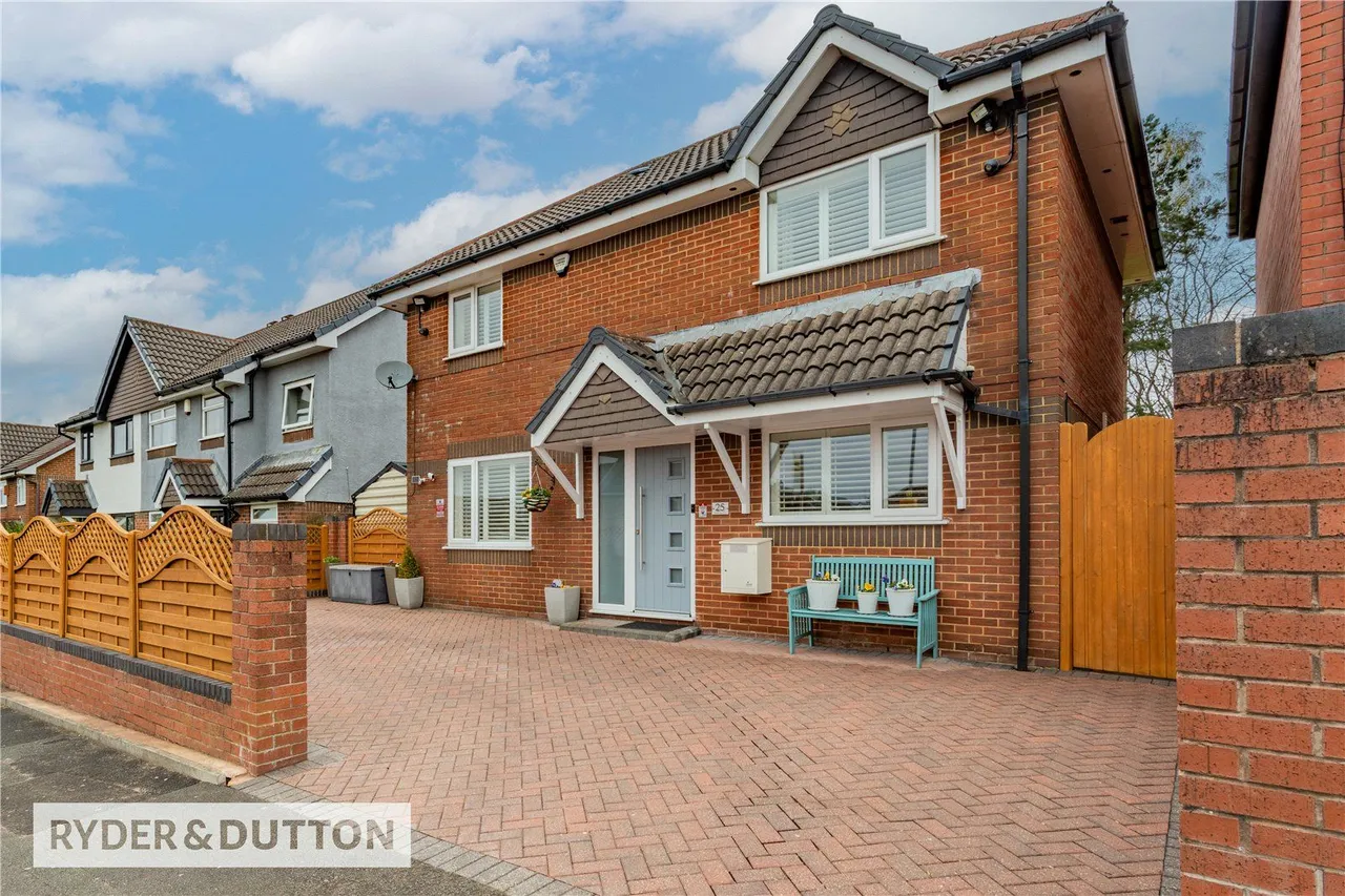 3 bed house for sale, Blackshaw Lane, Royton, OL2