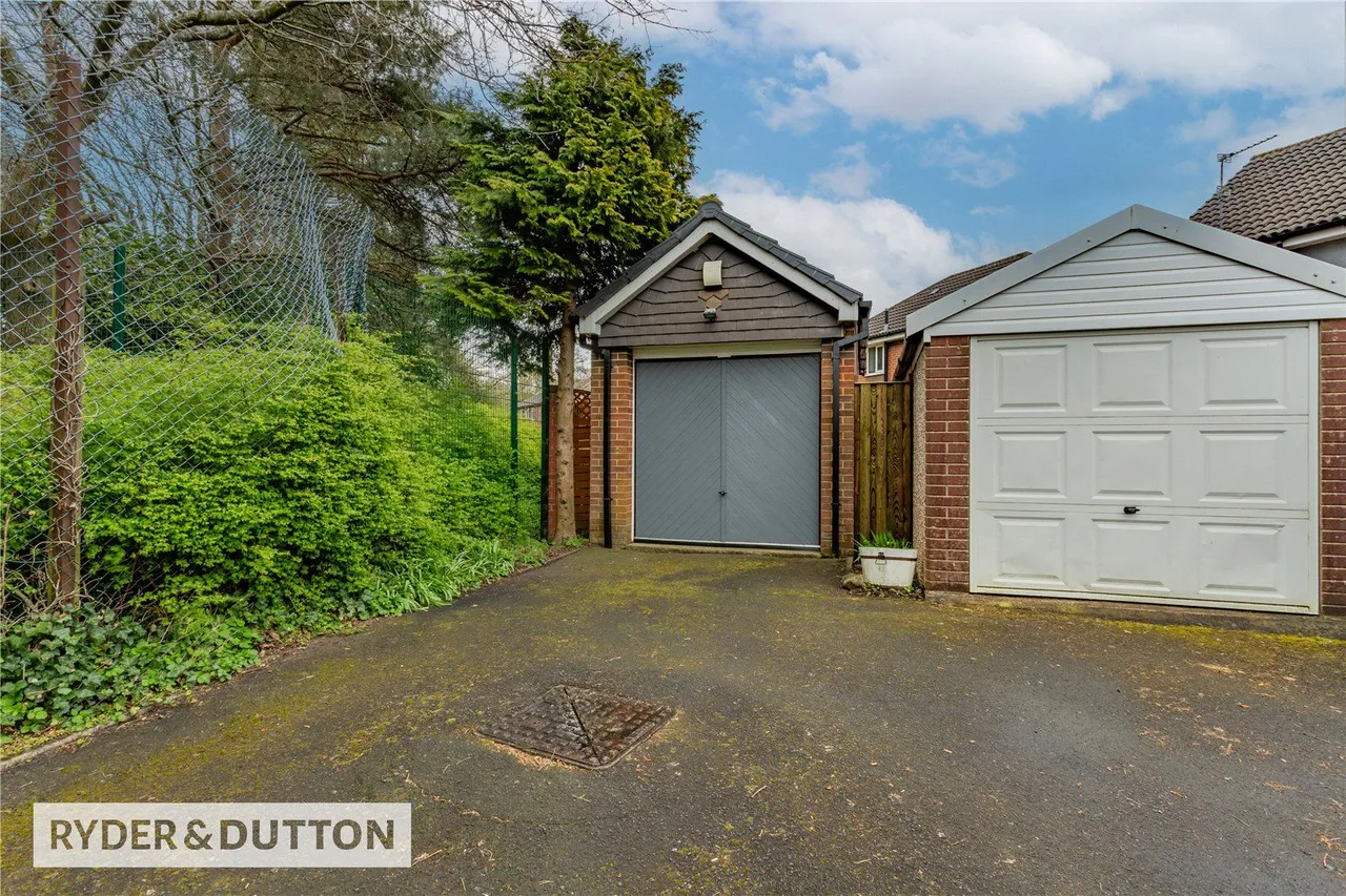 Blackshaw Lane, Royton, OL2, photo 20