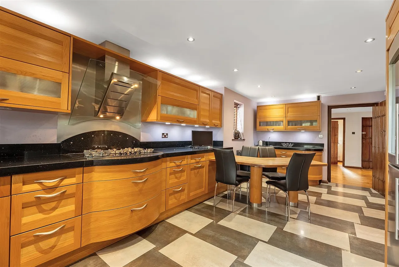 Oakwood Close, Chislehurst, photo 3