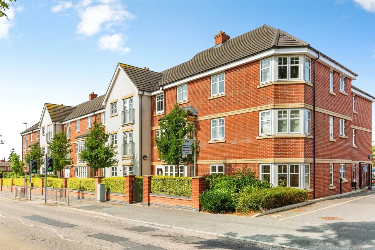 2 bed flat for sale — Westfield Road, Wellingborough