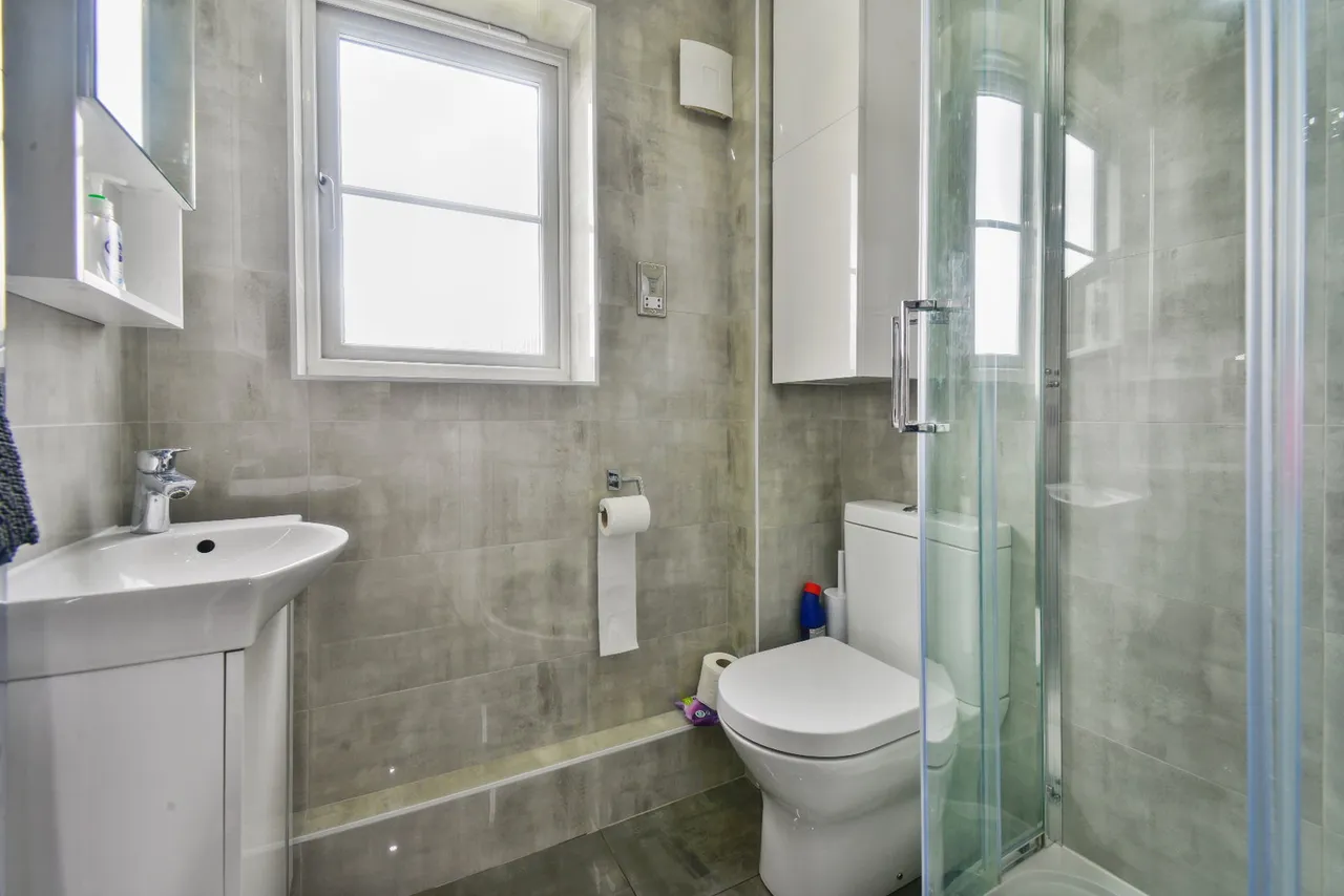 The Square, Loughton, IG10, photo 9
