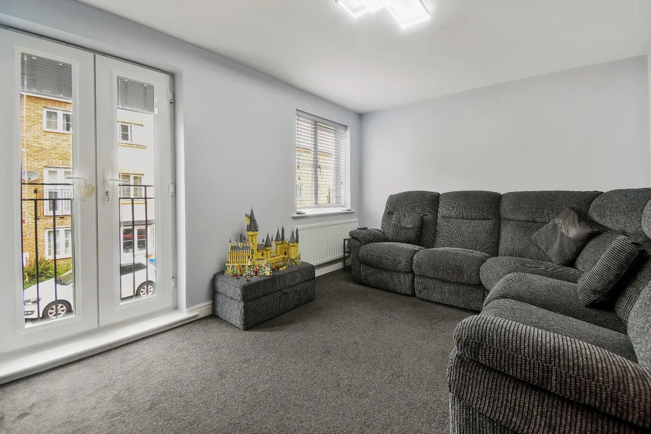 The Square, Loughton, IG10, photo 4