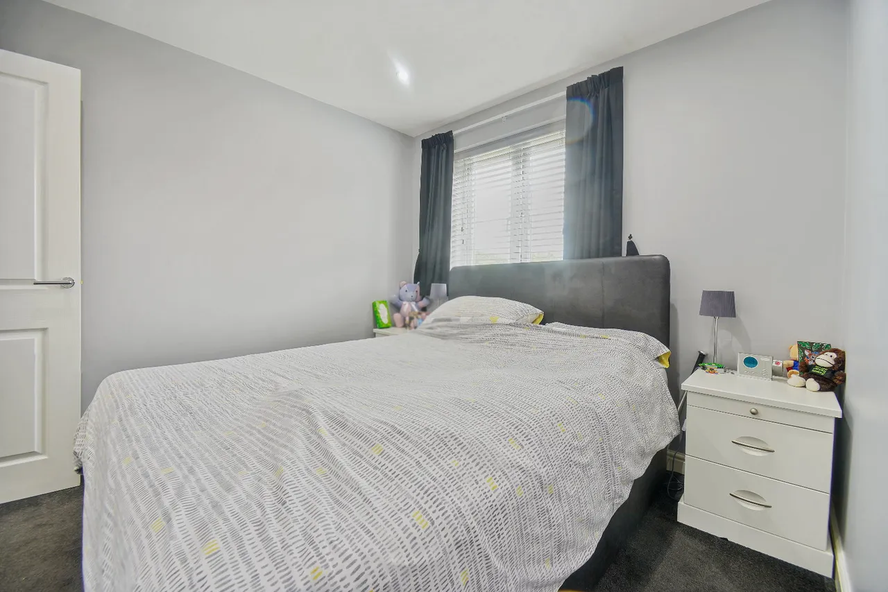 The Square, Loughton, IG10, photo 8