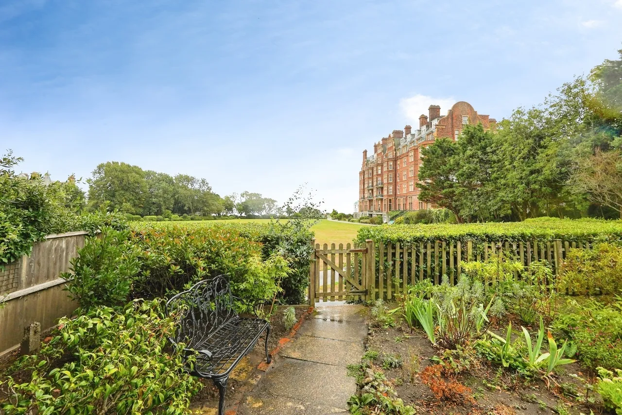 Sandgate Road, Folkestone, Kent, CT20, photo 6
