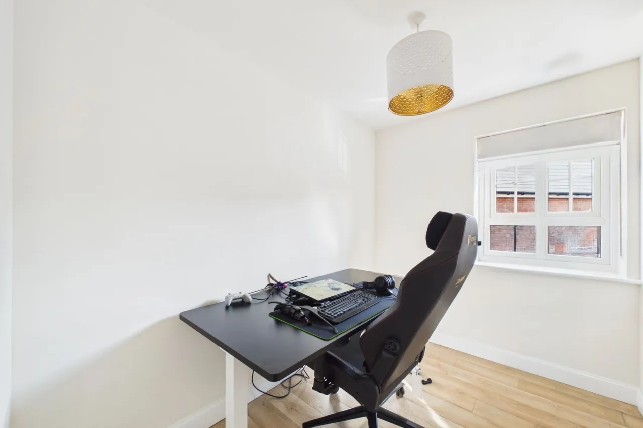 Alexander Way, Leighton Buzzard, LU7, photo 11