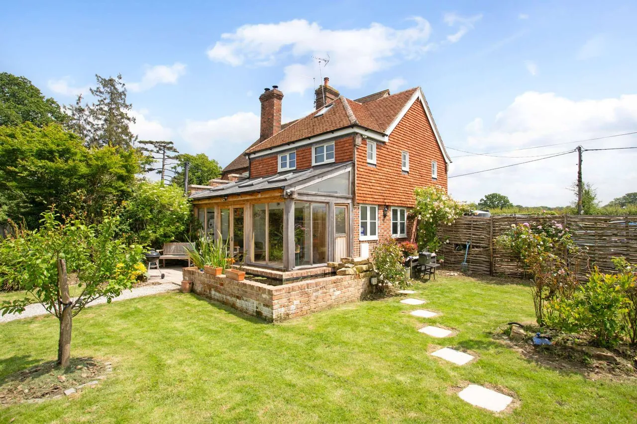 4 bed house for sale — Frittenden Road, Biddenden, Ashford, Kent, TN27 8LG