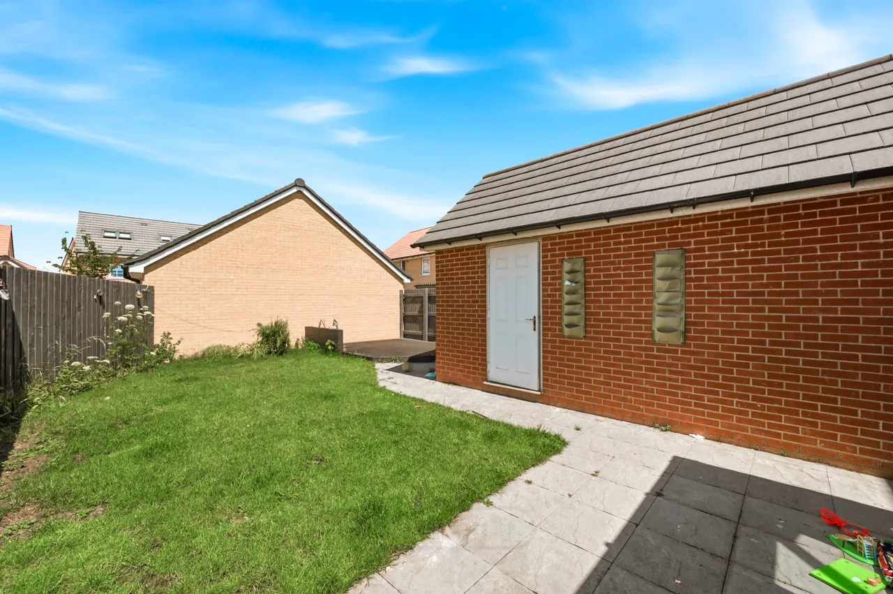Burney Drive, Eagle Farm South, Milton Keynes, Milton Keynes, MK17 7BY, photo 15
