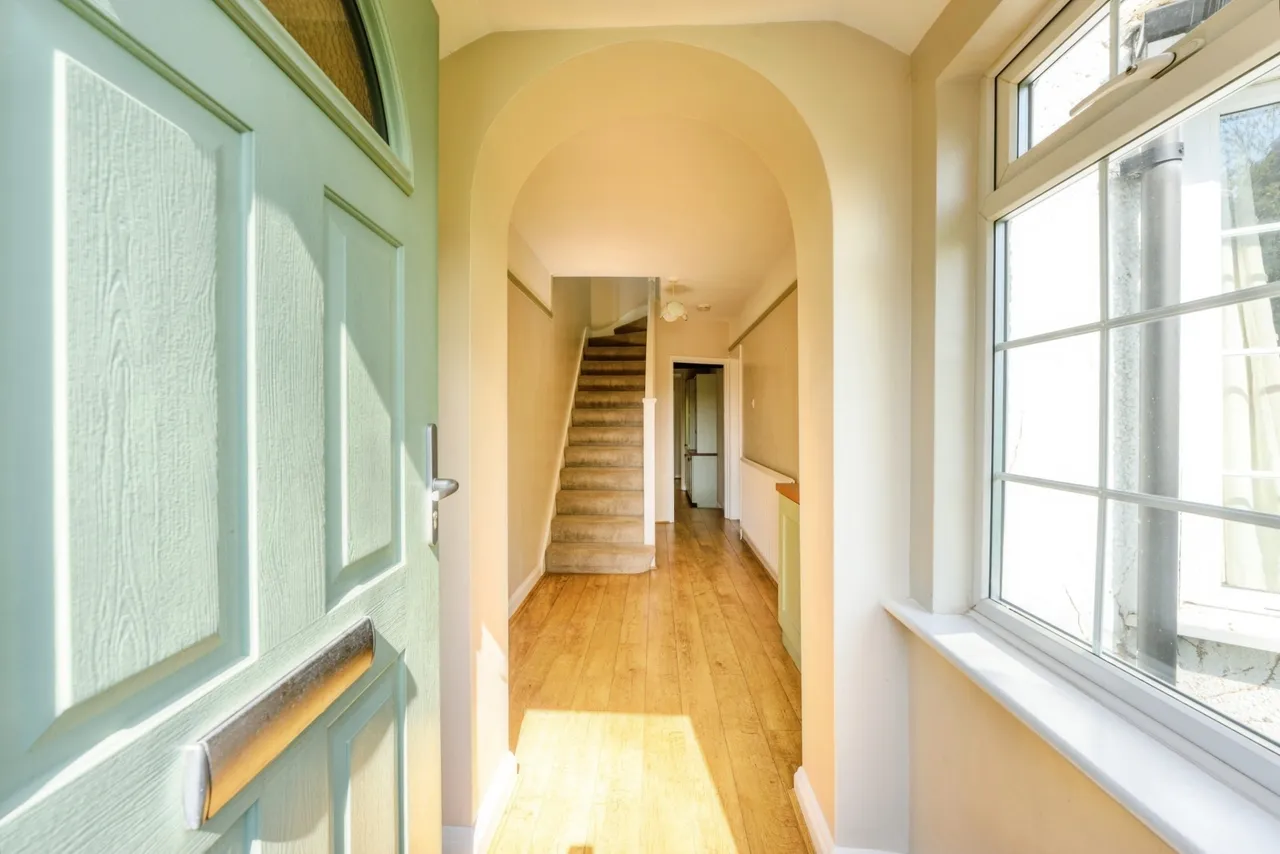 Downs Way, Great Bookham, KT23, photo 2