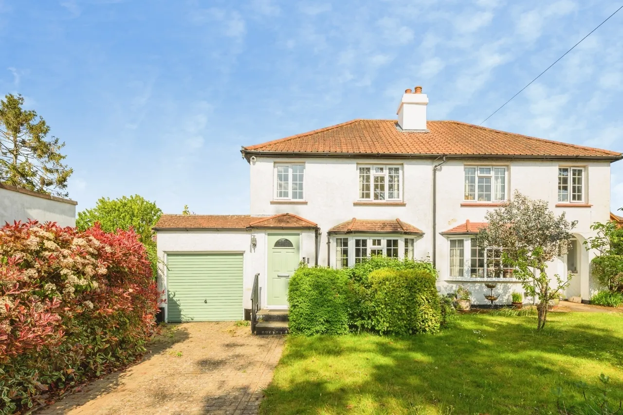 3 bed house for sale, Downs Way, Great Bookham, KT23