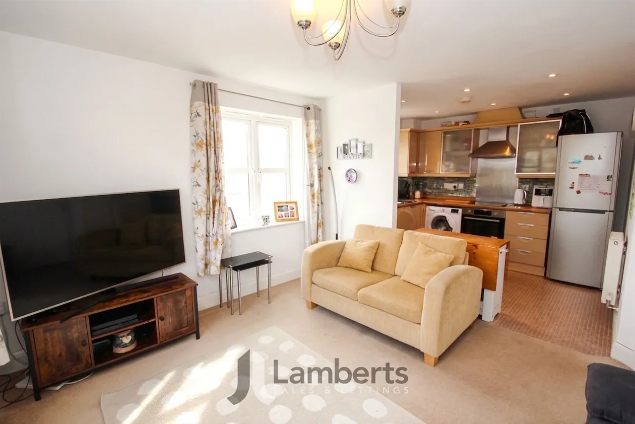 7 Shottery Close, Redditch, photo 2