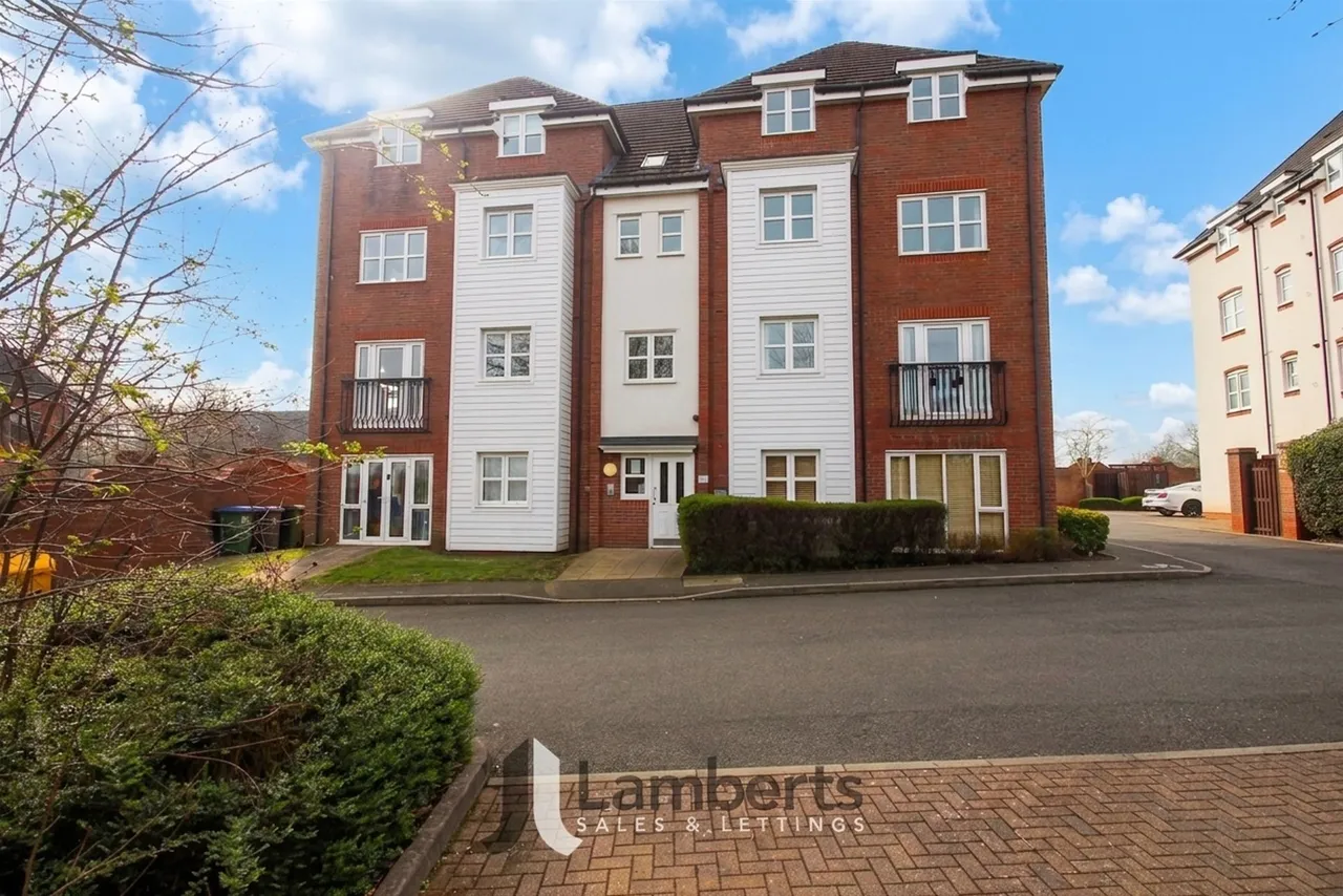 2 bed flat for sale — 7 Shottery Close, Redditch