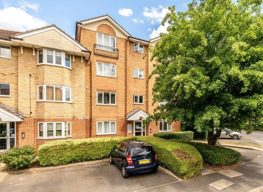 1 bed flat for sale — Varsity Drive, Twickenham, TW1