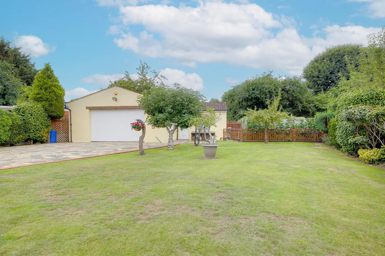 Broadlands Avenue, Enfield, EN3, photo 36