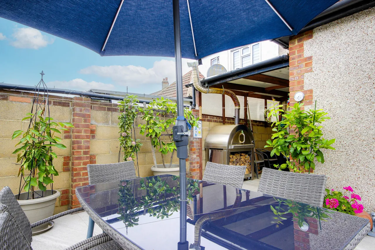 Broadlands Avenue, Enfield, EN3, photo 32